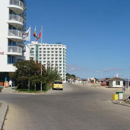 Апартамент Berlin Golden Златни пясъци